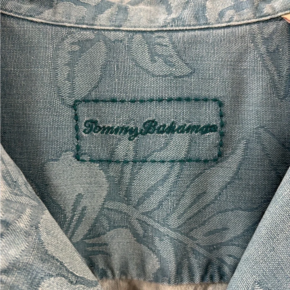 Tommy Bahama 100% silk